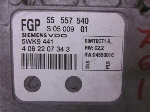 ECU SIEMENS VDO OPEL 5WK9 441 / FGP 55557540 / S0500901