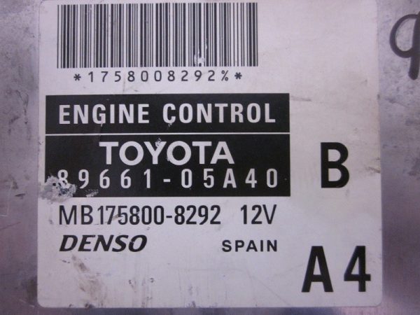 ECU DENSO TOYOTA 89661-05A40 / MB175800-8292