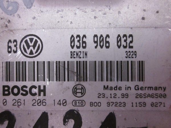 ECU BOSCH VOLKSWAGEN 0261206140 / 036906032